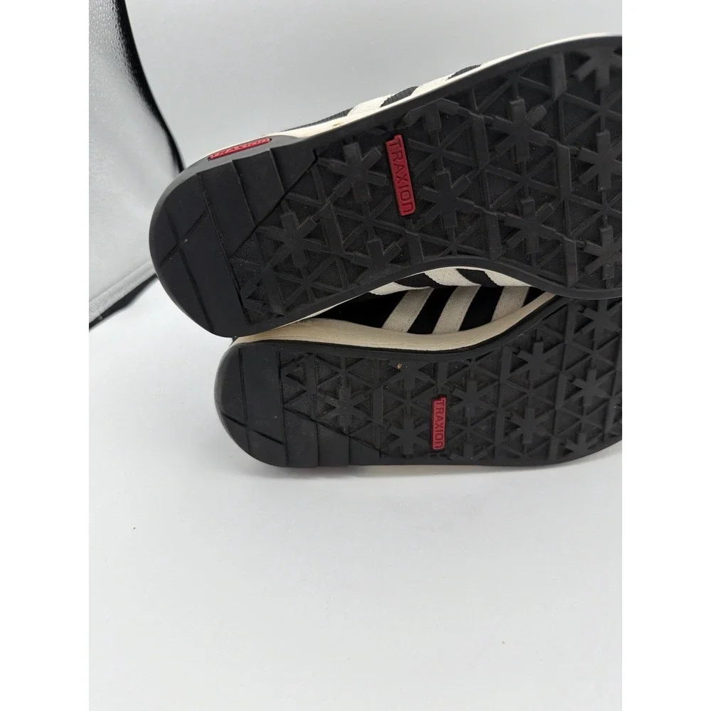 Adidas Climaheat Winter Boots Womens 7‎ Black Insulated Traxion.    1676